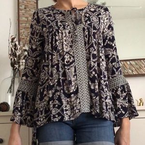 🌸 Altar’d State Patterned Blouse 🌸